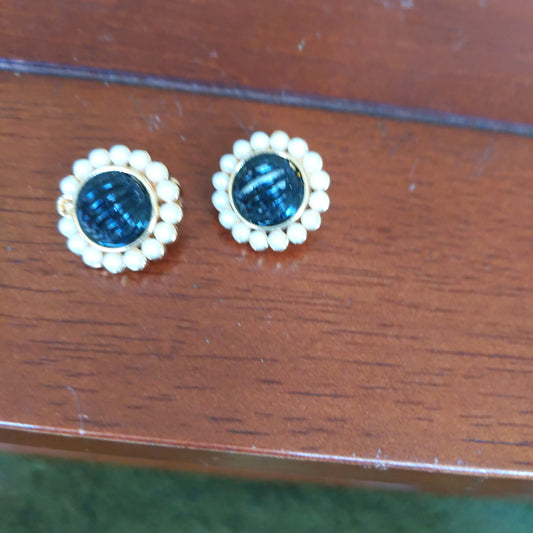 Vintage Round Clip Earrings