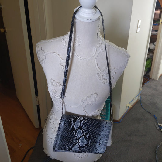 Jaclyn Smith Snake Design Handbag