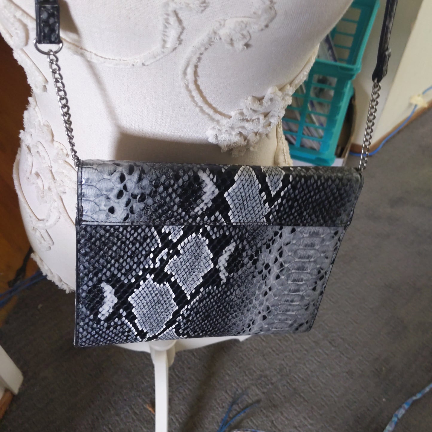 Jaclyn Smith Snake Design Handbag