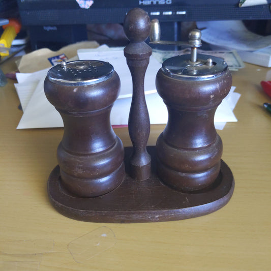 Wooden Pepper and Salt Mill Shakers