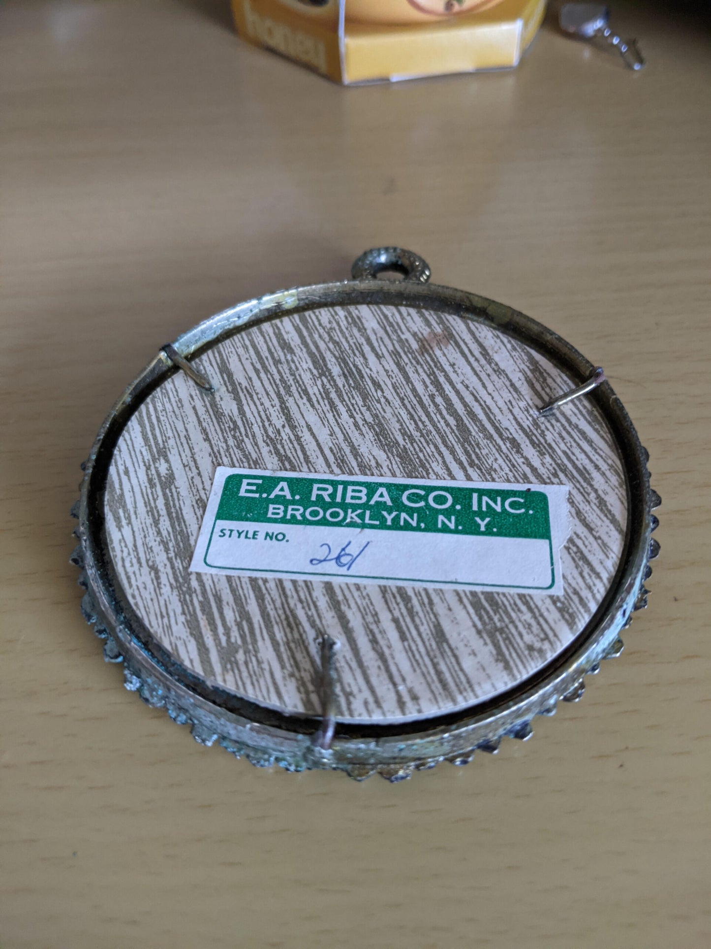 Round Hanging Picture Thing