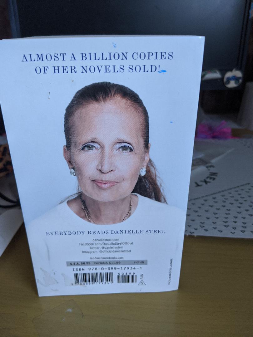 Danielle Steel- Blessing in Disguise Book
