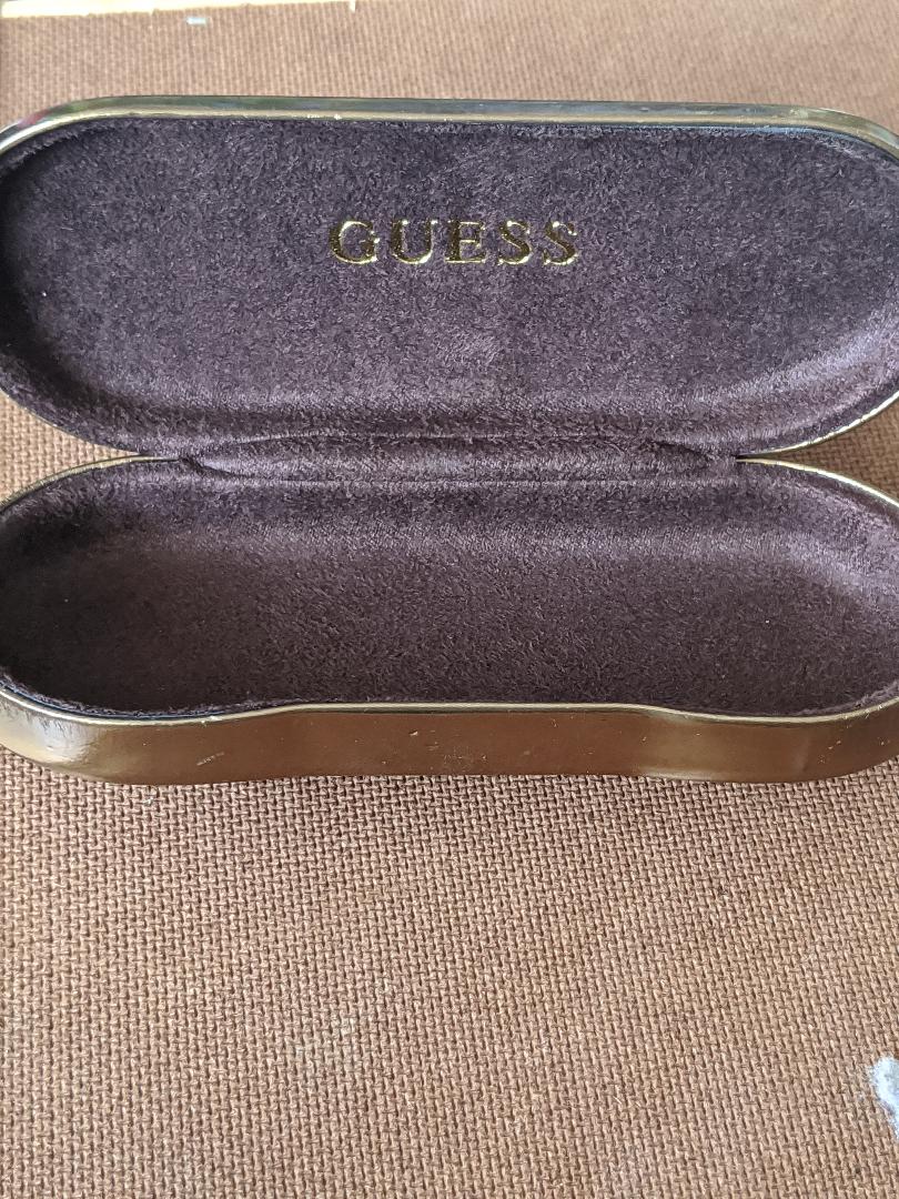 Guess Gold Eyeglass Holder