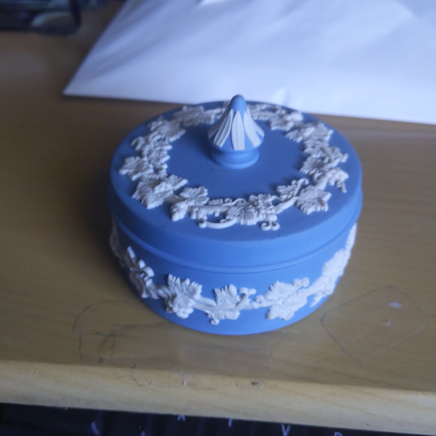 Fancy container with Lace Patterns