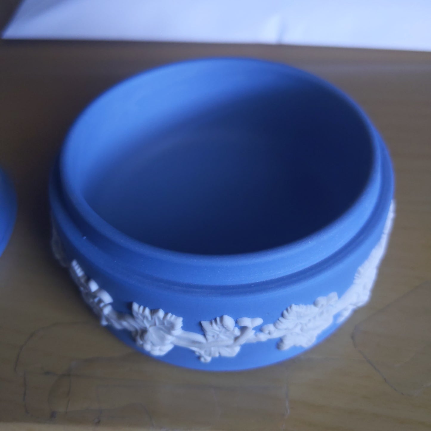 Fancy container with Lace Patterns