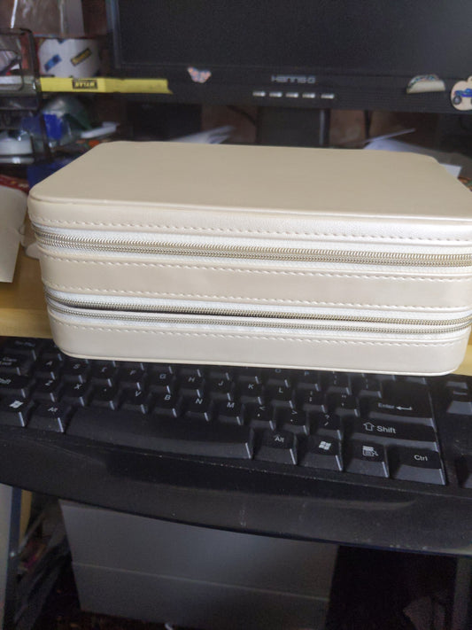 Beige zippered Jewelry Box