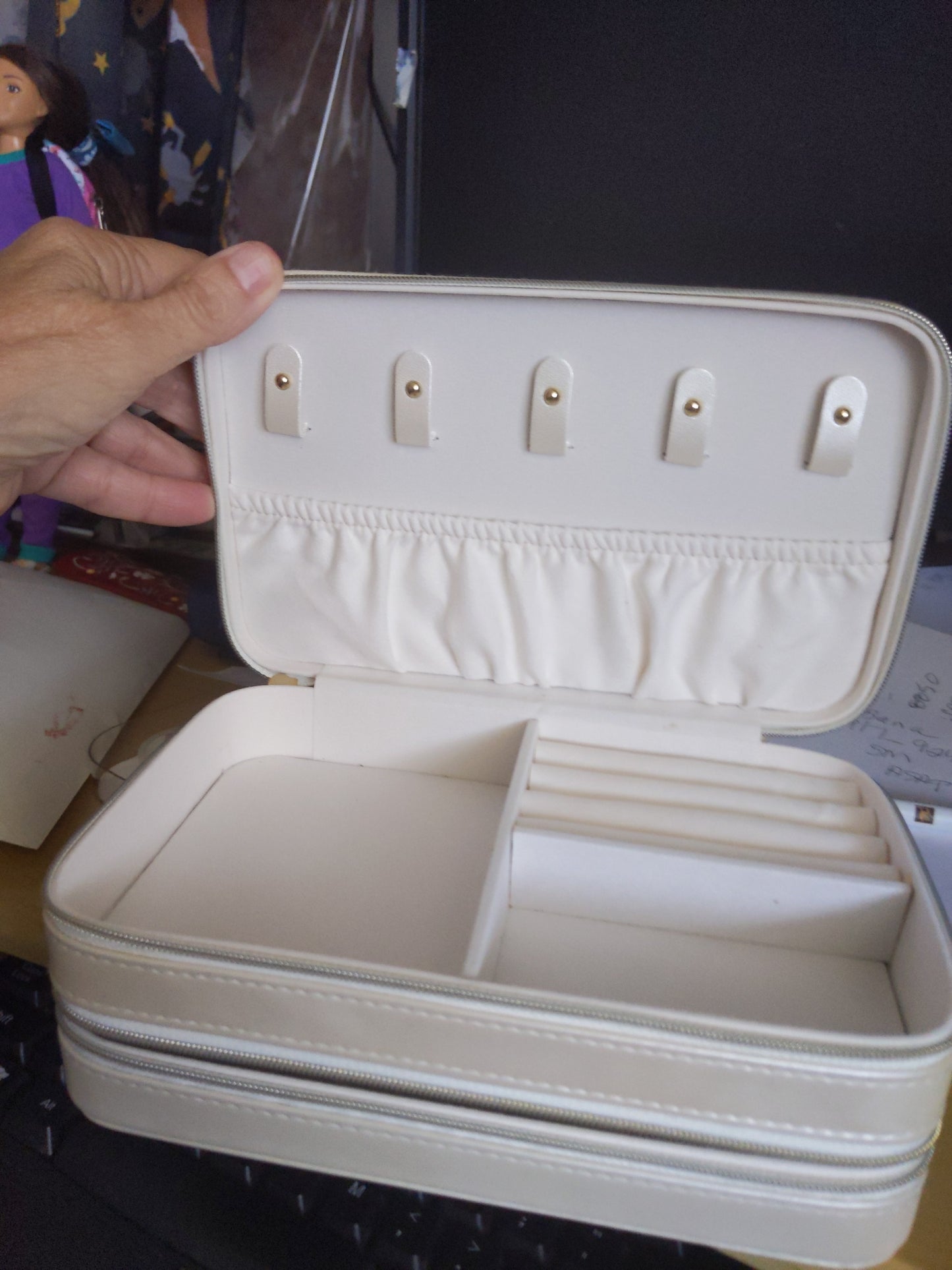 Beige zippered Jewelry Box