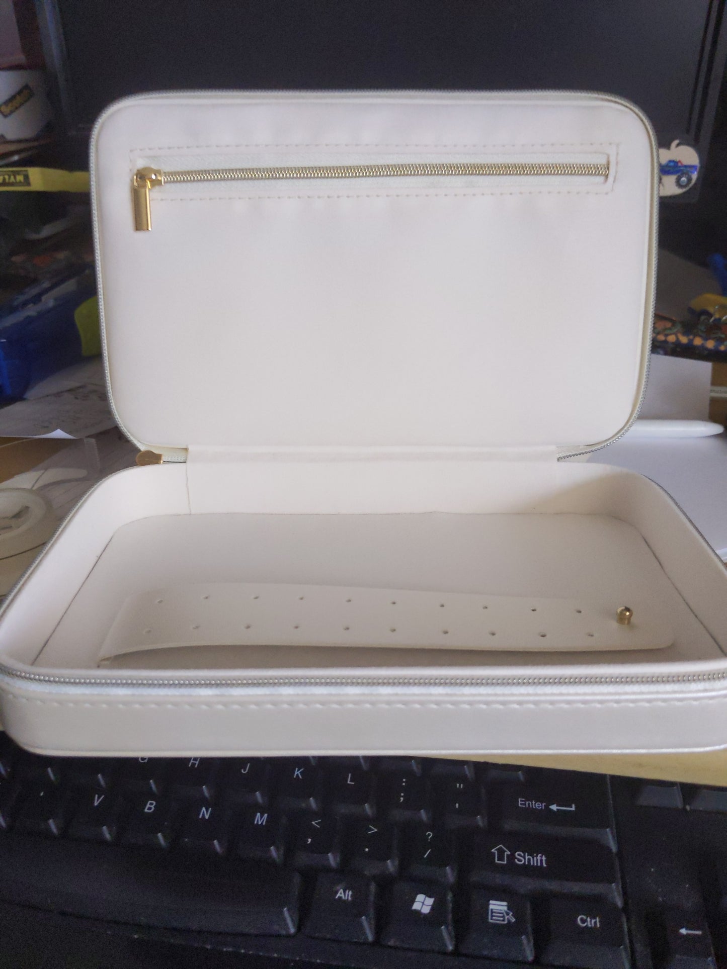 Beige zippered Jewelry Box