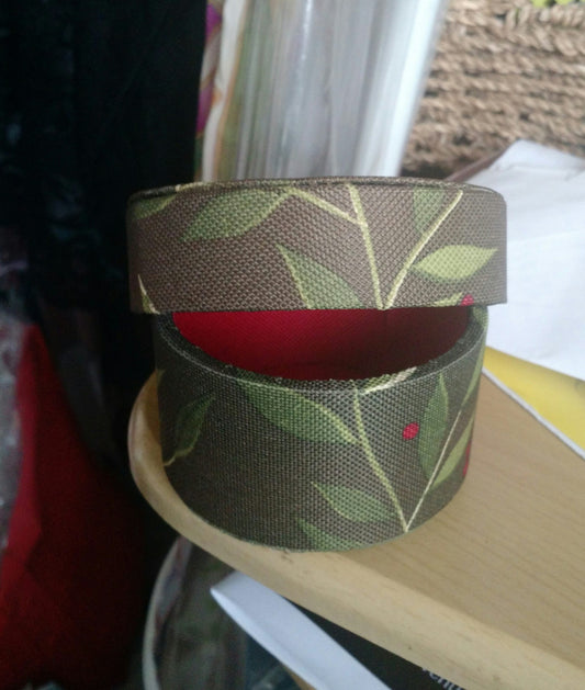 Round Leaf Pattern Jewelry Box