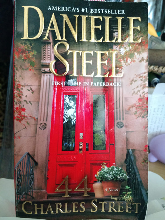 Danielle Steel-44th Charles Street- Paperback
