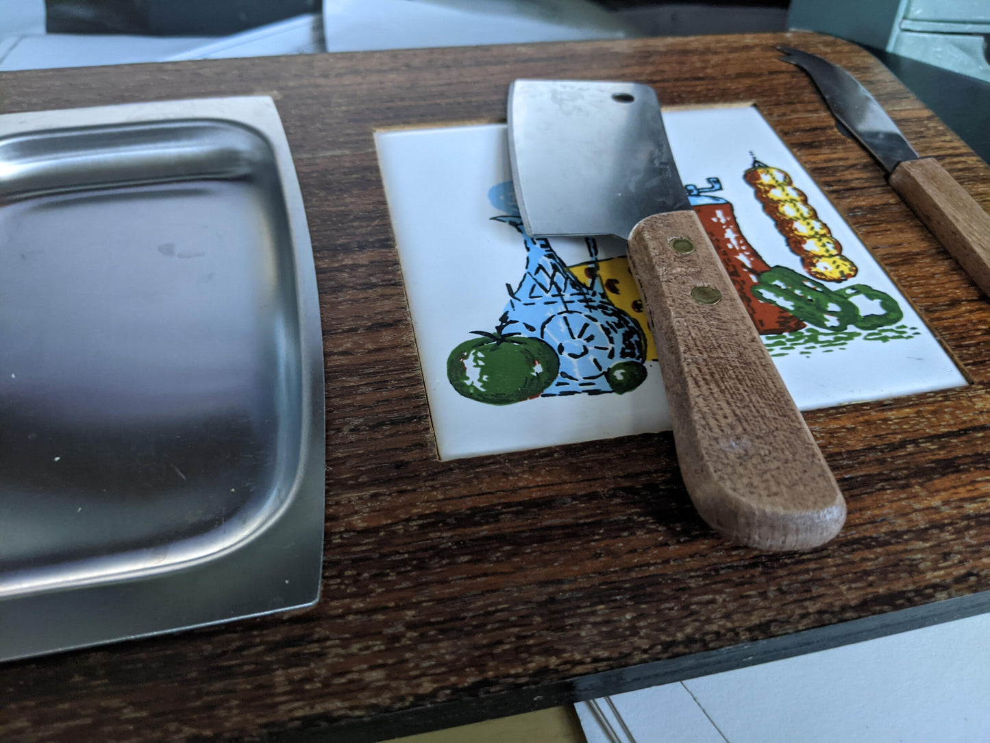 Cheese Plate Tray With Two Cutting Utensils