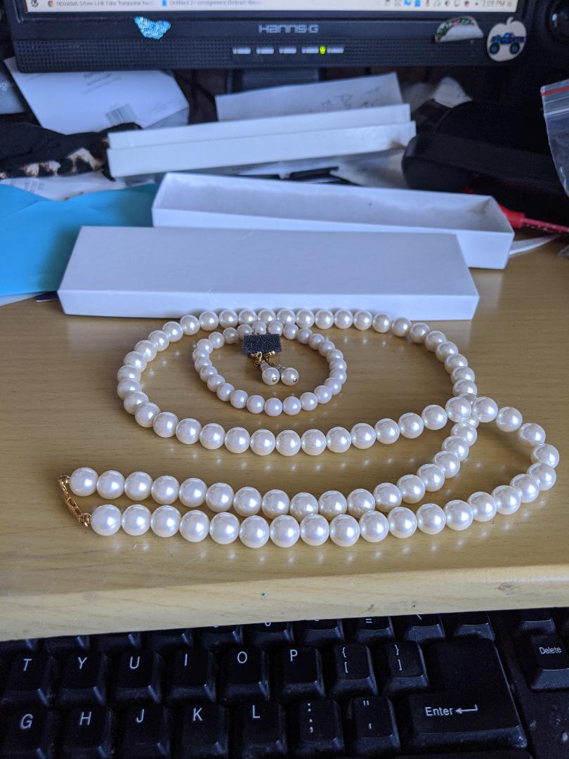 Vintage Pearl Necklace Set