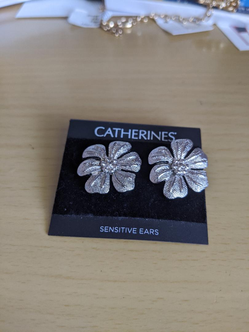 Catherine's Flower Earrings-NEW