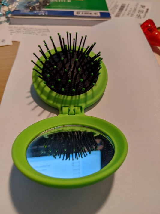 Compact Comb and Mirror